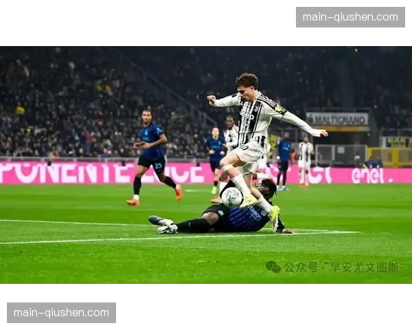 都灵德比爆发冲突，尤文图斯中场洛卡特利被红牌罚下